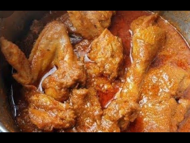 Poulet à la sauce tomate et poivron rouge (soso ya makasi)