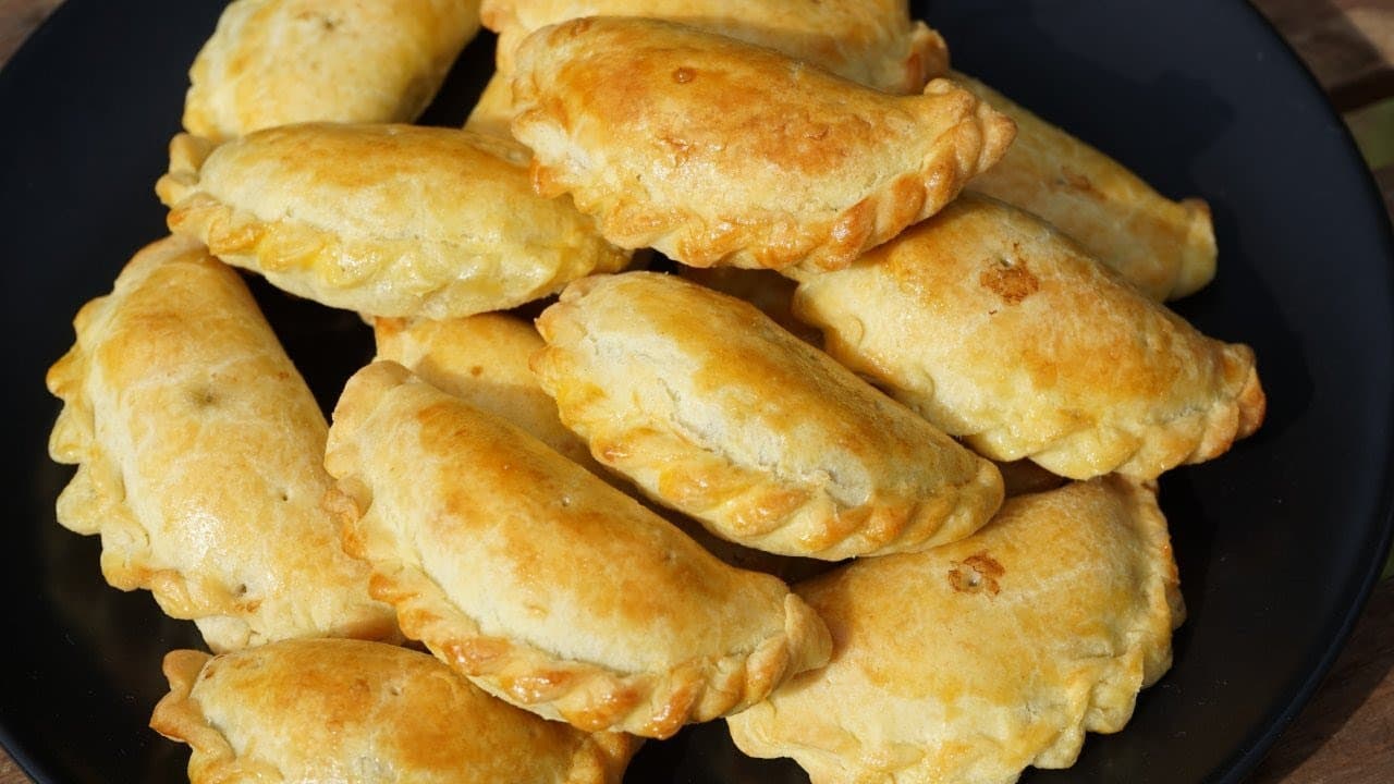 Petits pâtés chauds au porc et aux champignons noirs