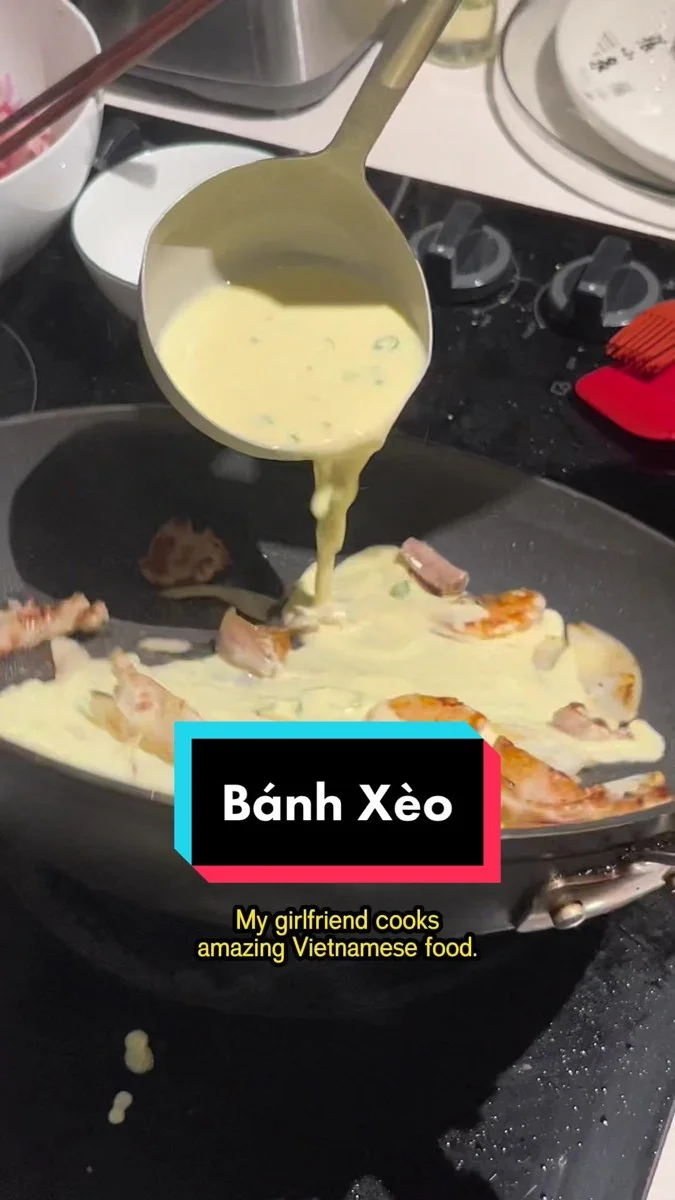 Bánh Xèo (Vietnamese Crispy Pancake) by @anguswannnn