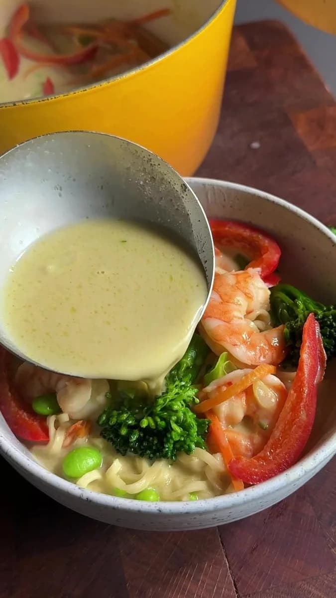 One Pot Thai Green Noodles by @emthenutritionist